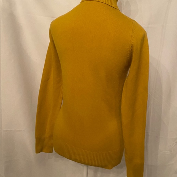 French Connection Mustard Turtleneck Sweater size Small - Picture 3 of 5